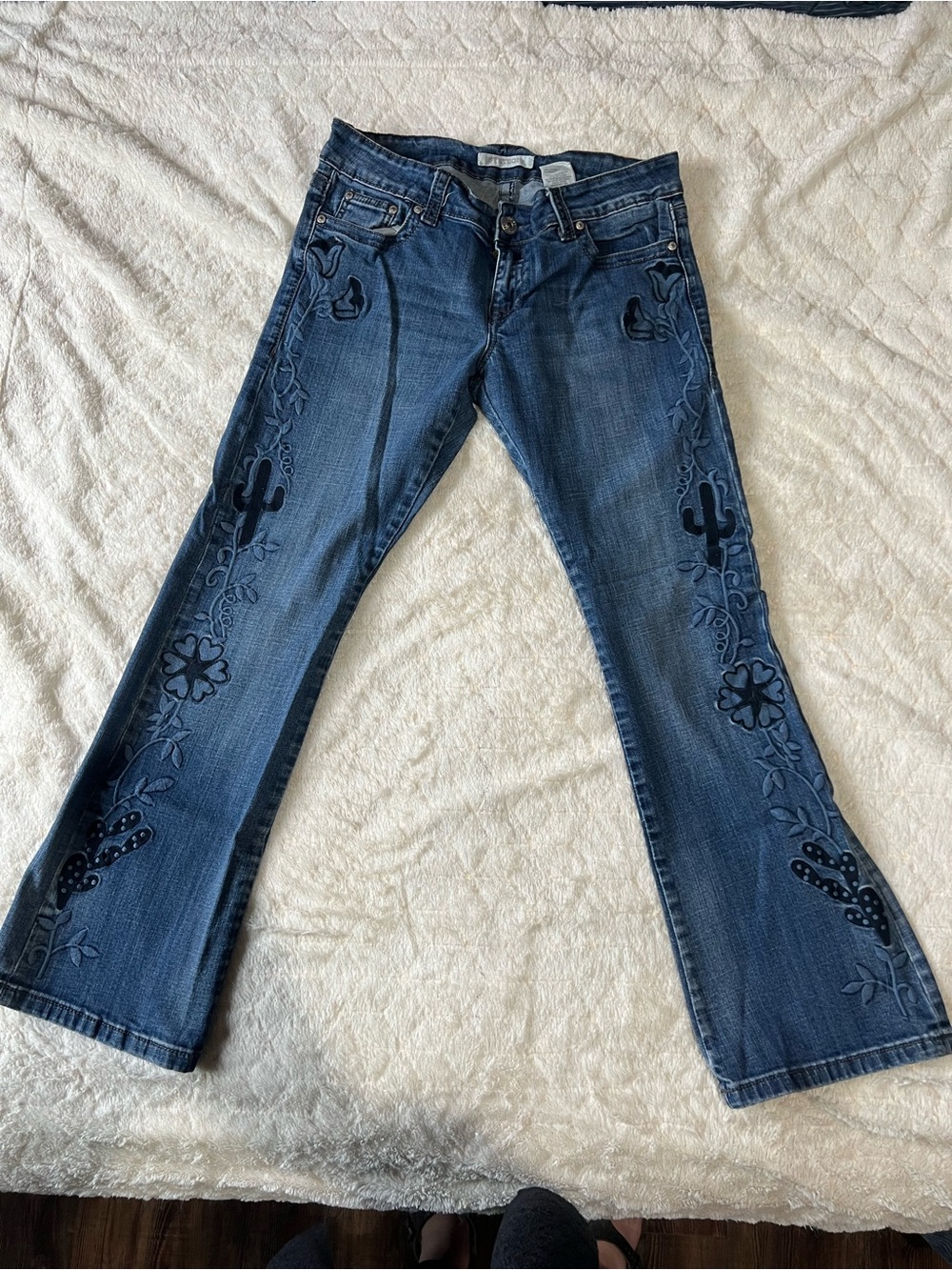 Stetson Women’s Embroidered Bootcut Jeans